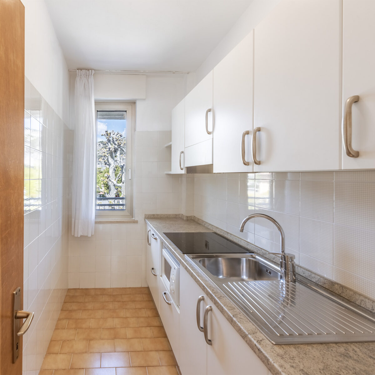 The separate kitchenette, is fully equipped for up to 5 persons