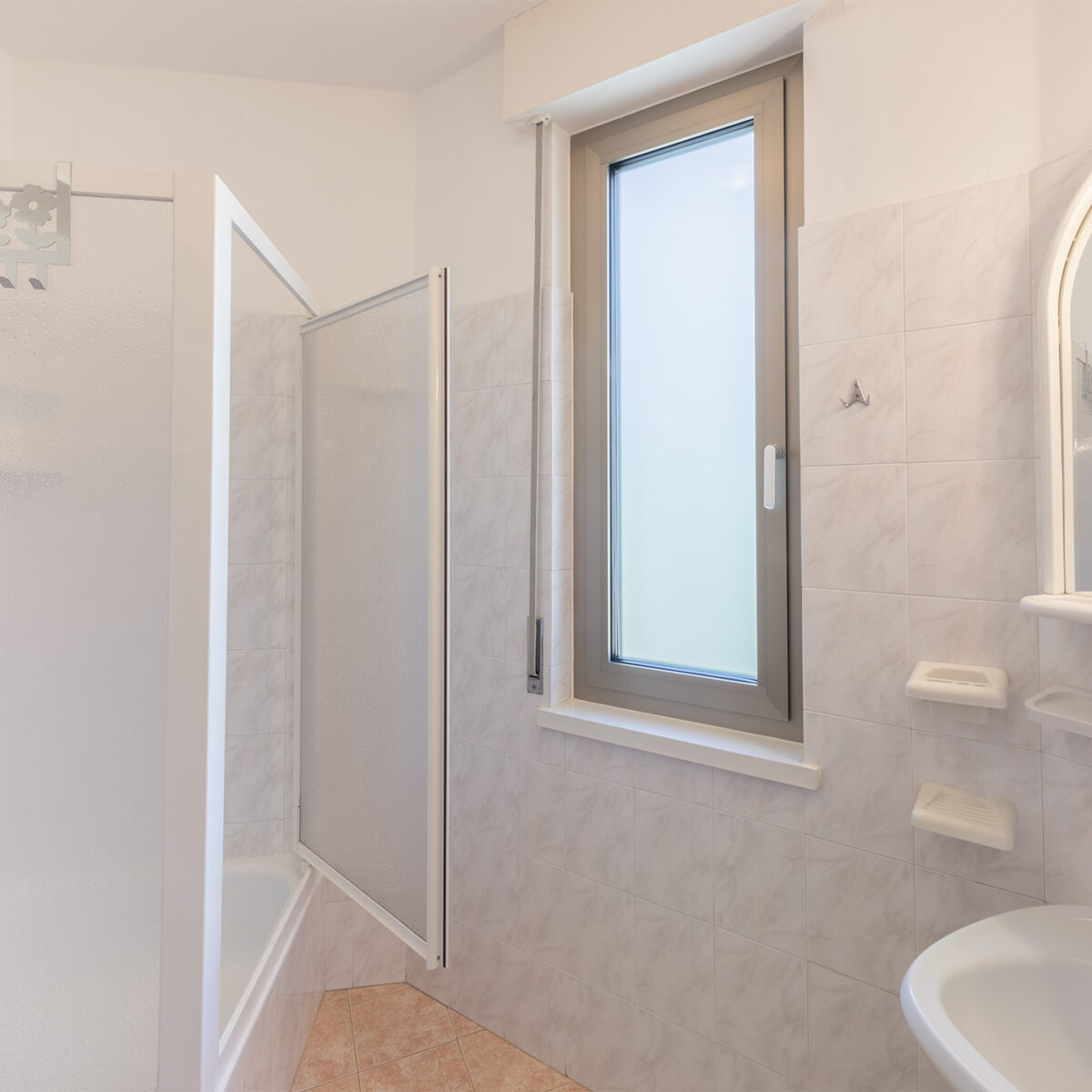 Bathroom of Superior Ground Floor Apartment