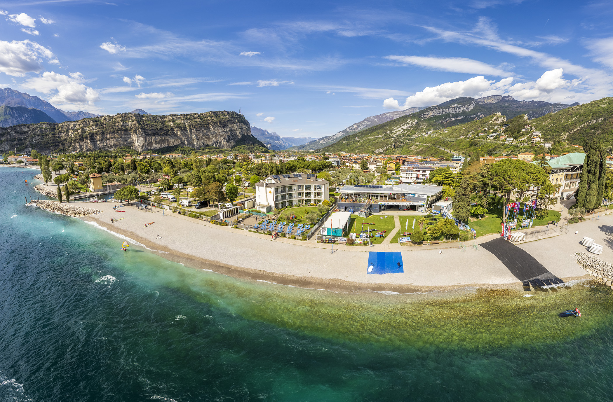 Soggiorna con vista lago nei nostri appartamenti al Residence Casa al Sole