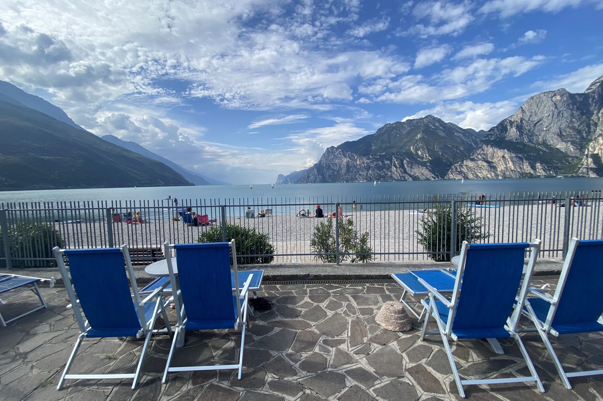 vista spettacolare sul lago di garda 