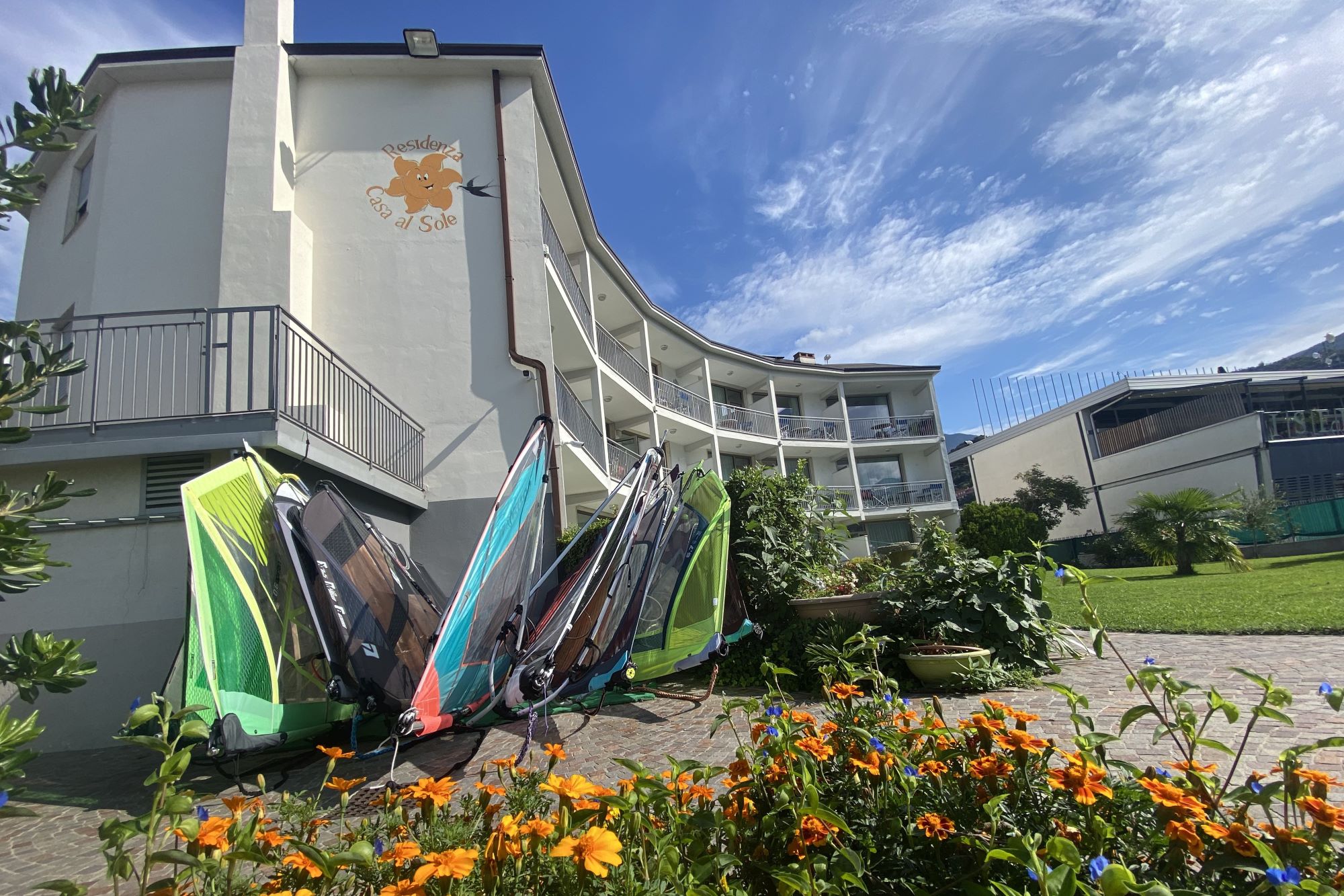spazio dedicato alle vele da windsurf