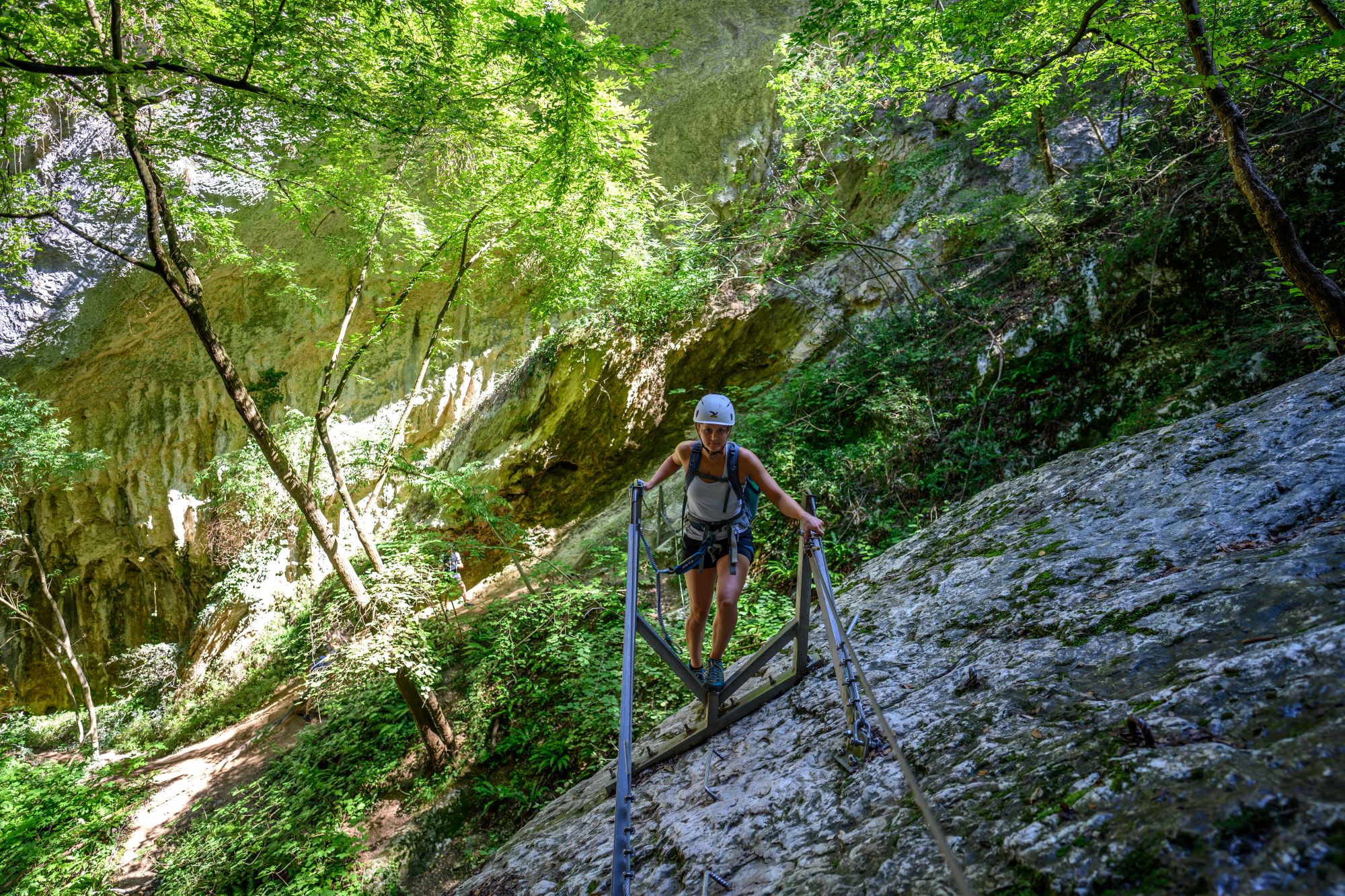 The climbing routes in the northern part of Lake Garda are completed safely thanks to the iron ladders and ropes positioned on the rock