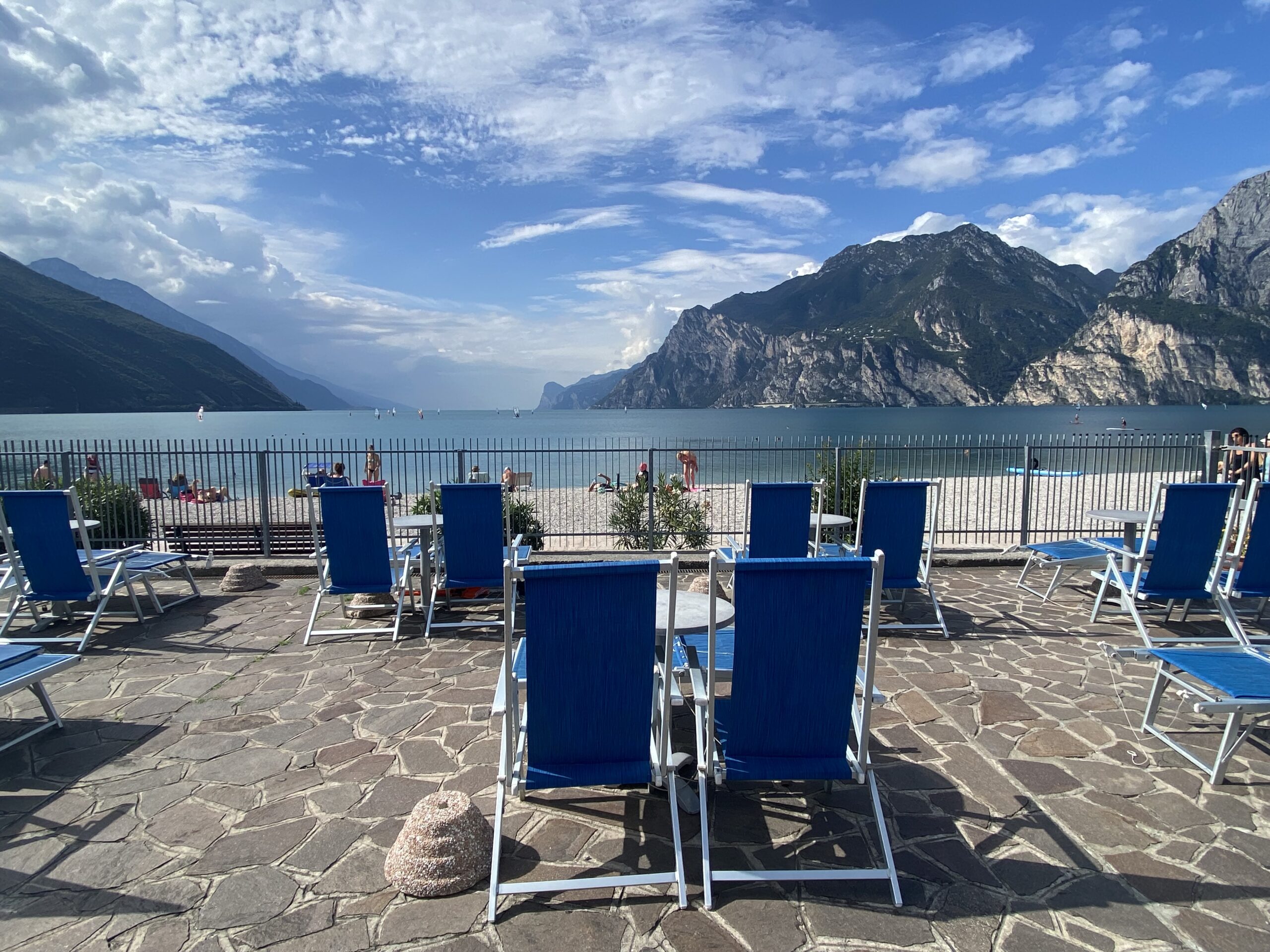 Die Residence Casa al Sole ist befinden am Seeufer von Torbole und bieten einen herrlichen Blick auf den See.