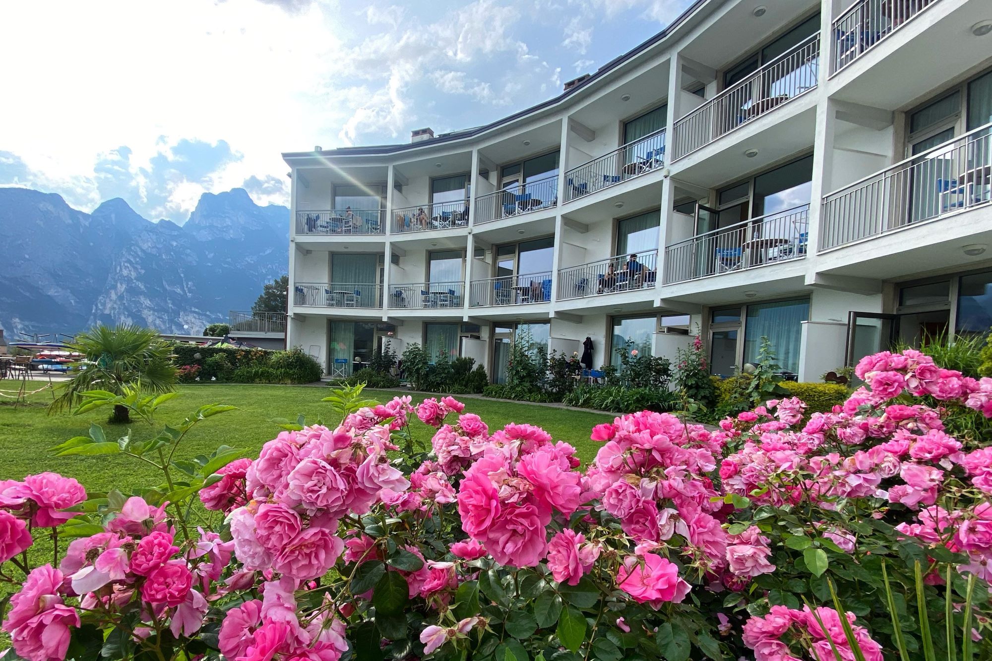 Torbole Ferienwohnungen mit gepflegtem Garten und Seeblick